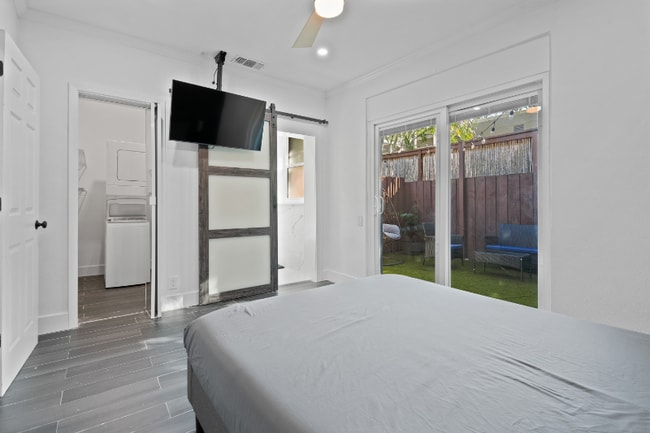 property at 2608 W Swann Ave