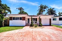 1206 Lincoln St in Hollywood, FL - Building Photo - Building Photo