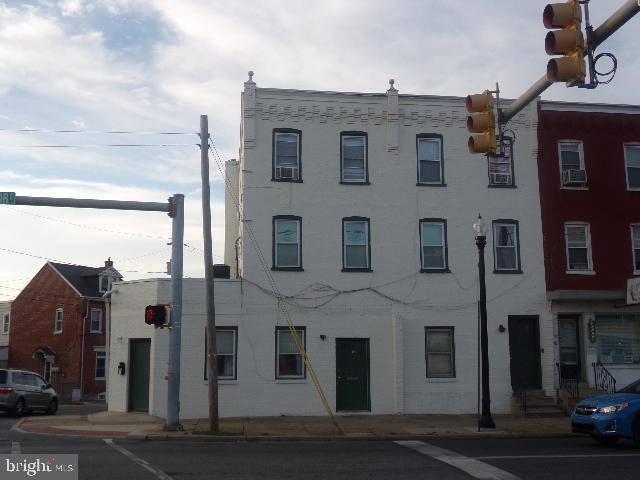 849-851 Manor St in Lancaster, PA - Building Photo