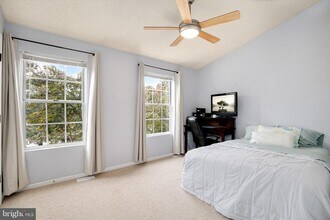 6563 Old Carriage Dr in Alexandria, VA - Building Photo - Building Photo