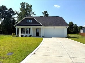 1701 Ramsdale Rd in Hope Mills, NC - Building Photo - Building Photo