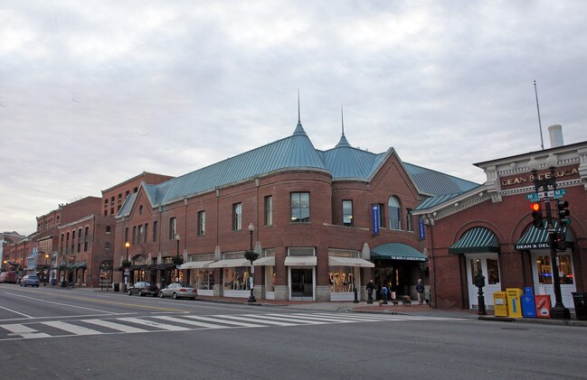 Georgetown Park Condominiums in Washington, DC - Foto de edificio - Building Photo