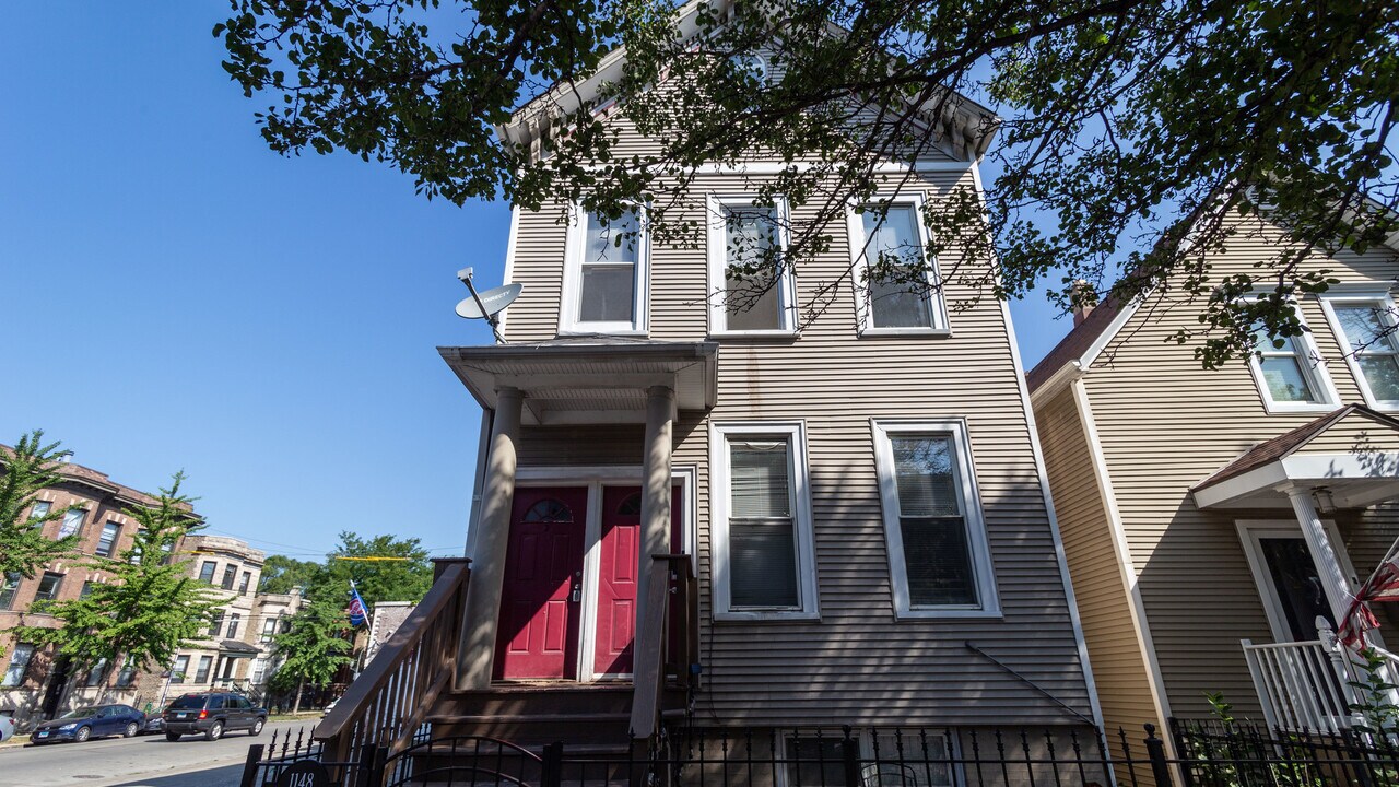 1148 W Addison St in Chicago, IL - Building Photo