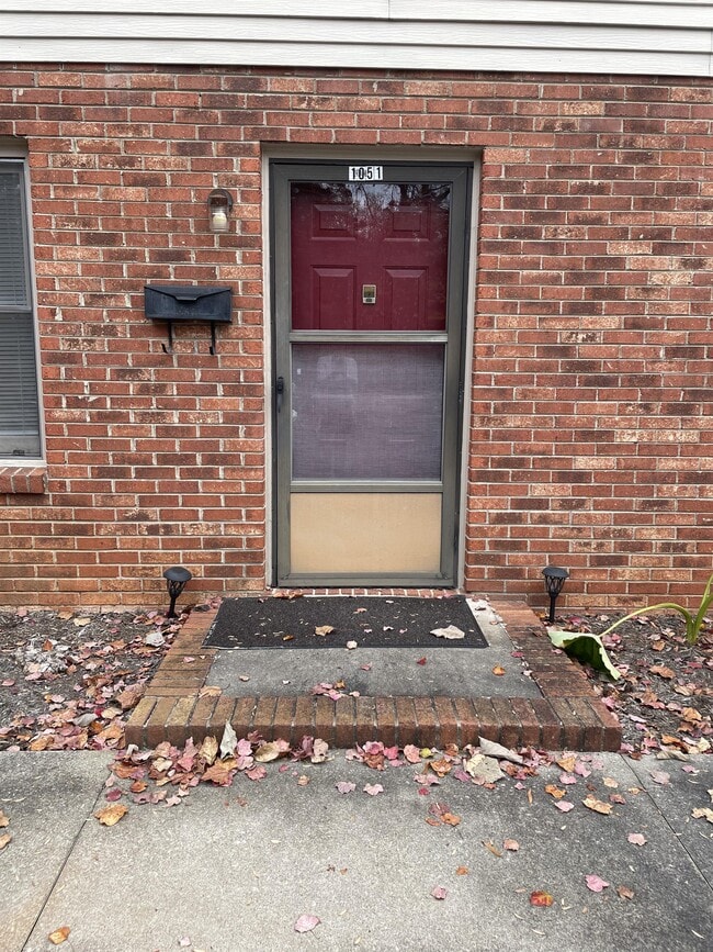 1051 3rd St SE in Hickory, NC - Building Photo - Building Photo