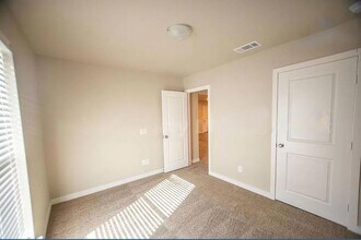 7502 28th St in Lubbock, TX - Foto de edificio - Building Photo