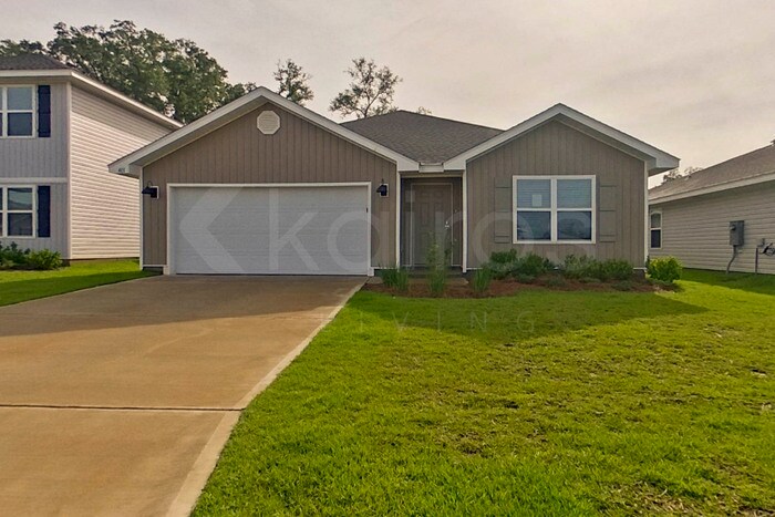 401 Monarch Ln in Pensacola, FL - Building Photo