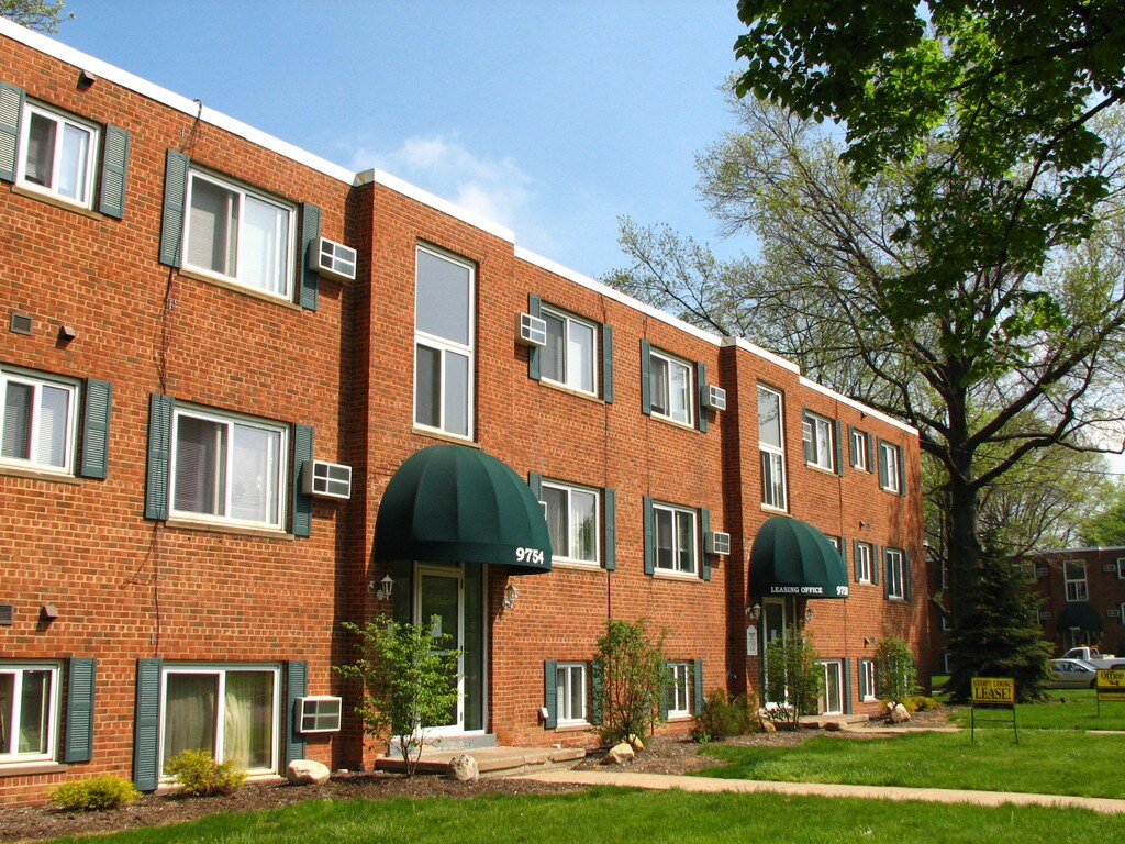 Westview North Apartments Parma, OH Apartments