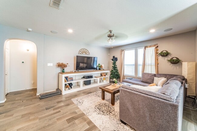 10320 Lastrup Dr in Fort Worth, TX - Building Photo - Building Photo