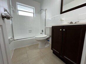 1251 W River Dr in Margate, FL - Building Photo - Building Photo