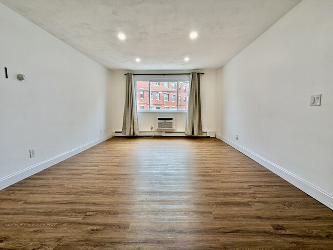 357 Faneuil St, Unit 7 in Boston, MA - Building Photo - Building Photo