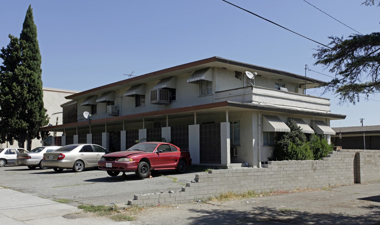 8161 Wheeler Ave in Fontana, CA - Building Photo