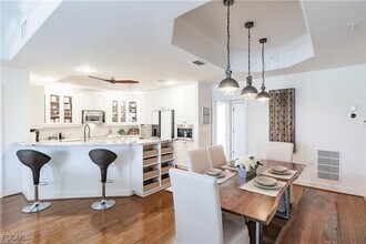 572 11th Ave S in Naples, FL - Building Photo - Building Photo