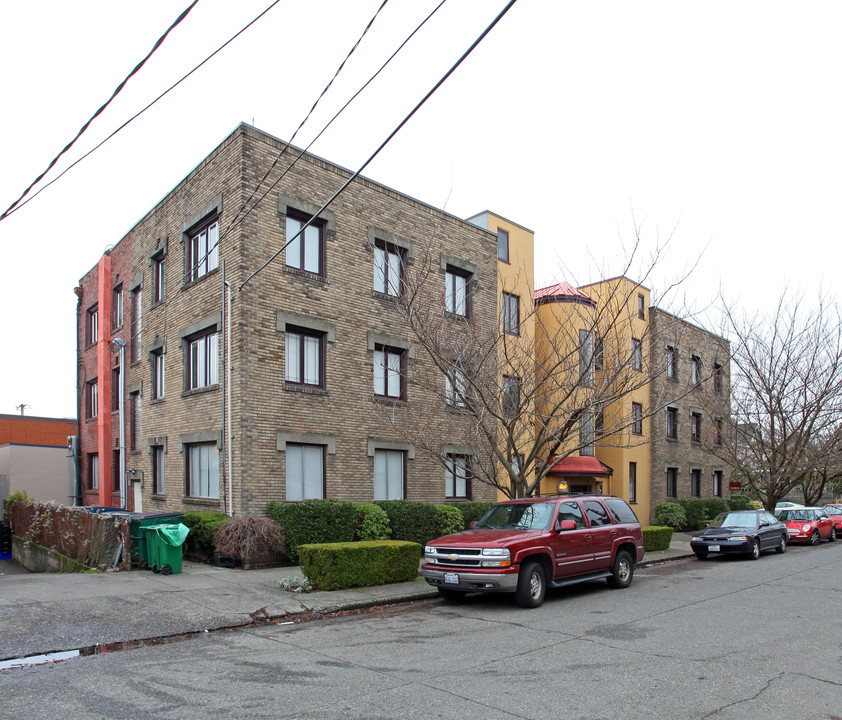 The Serpentine in Seattle, WA - Building Photo