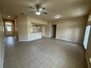 303 Ladera Dr in Laredo, TX - Building Photo - Building Photo
