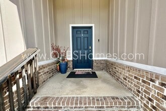 8090 Silver Maple Dr in Milton, FL - Building Photo - Building Photo