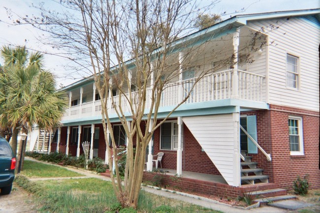 1001 Yaupon Dr in Myrtle Beach, SC - Building Photo - Building Photo