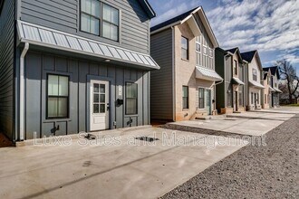 610 W 2nd St in Edmond, OK - Building Photo - Building Photo