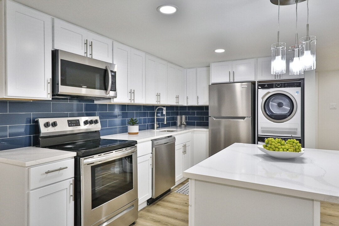 New Orleans Park Apartments in Secane, PA - Building Photo