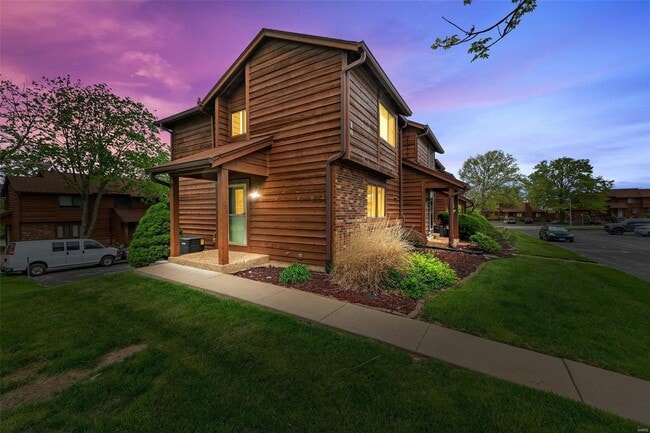 250 Cedar Grove Dr in St. Charles, MO - Building Photo - Building Photo