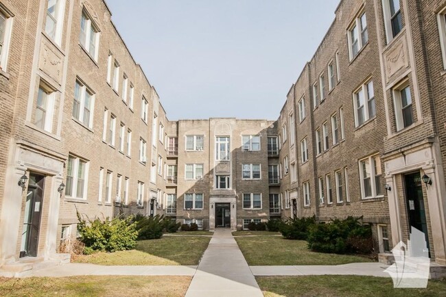 1916 W Winona St, Unit G in Chicago, IL - Building Photo - Building Photo