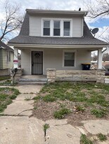 300 Bellaire Ave in Kansas City, MO - Building Photo