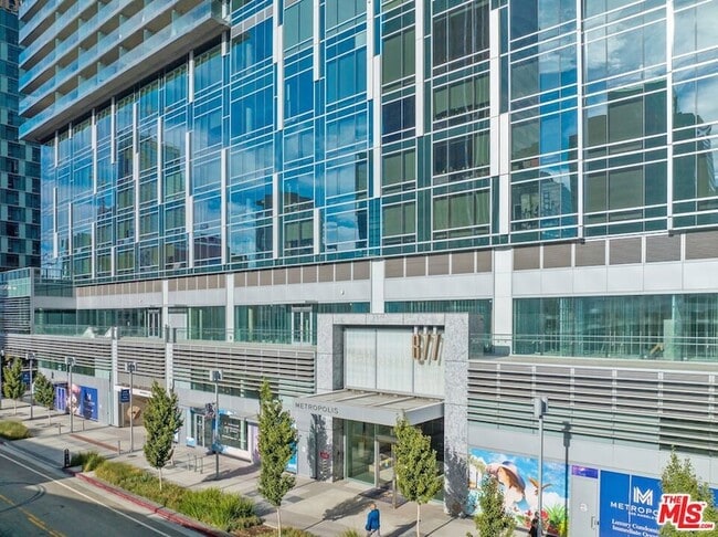 877 Francisco St, Unit 828 in Los Angeles, CA - Building Photo - Building Photo