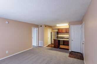 Baker Station in Antioch, TN - Foto de edificio - Interior Photo