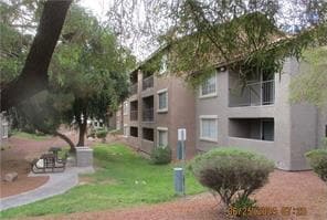 2750 S Durango Dr in Las Vegas, NV - Building Photo - Building Photo