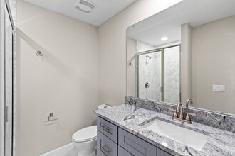 923 E Clifford Ave in Eustis, FL - Foto de edificio - Building Photo