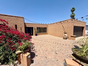 2816 E Laurel Ln in Phoenix, AZ - Building Photo - Building Photo