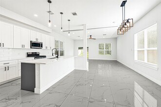 7203 Weyburn St in Houston, TX - Building Photo - Building Photo