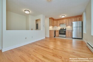 5 Grove St, Unit 2 in Boston, MA - Building Photo