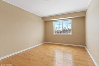 1515 N Windsor Dr in Arlington Heights, IL - Building Photo - Building Photo