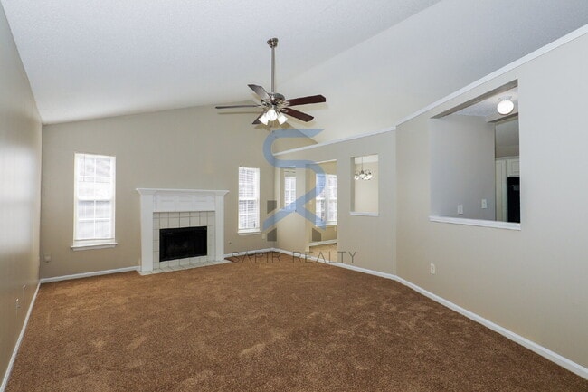 5747 Graceland Dr SW in Powder Springs, GA - Building Photo - Building Photo