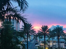 3140 S Ocean Dr in Hallandale Beach, FL - Building Photo