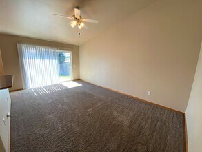 602 E Country Side Ave in Ellensburg, WA - Building Photo - Building Photo