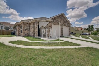 2500 Las Brisas St in Fort Worth, TX - Building Photo - Building Photo