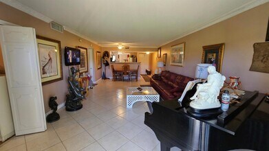 2800 N Palm Aire Dr, Unit 104 in Pompano Beach, FL - Building Photo - Building Photo