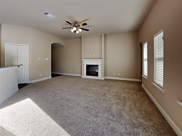 property at 633 Comal Dr