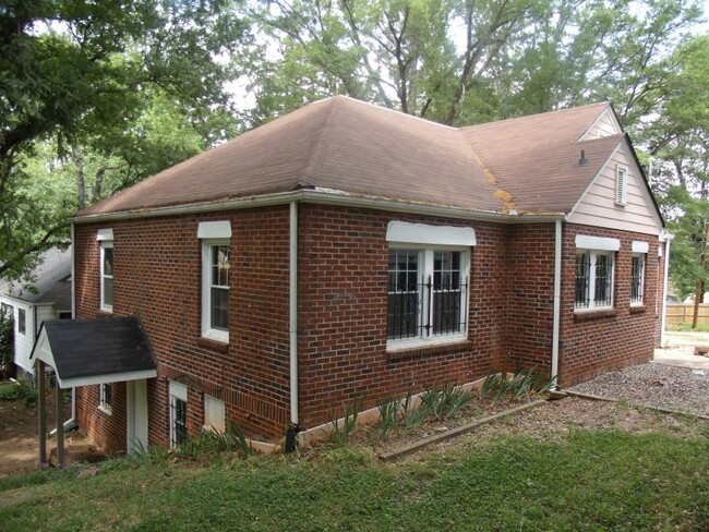 1840 Avon Ave SW in Atlanta, GA - Building Photo - Building Photo