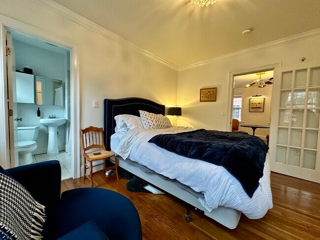 16 Melrose St, Unit 2