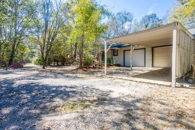 10001 Chemstrand Rd in Pensacola, FL - Building Photo - Building Photo
