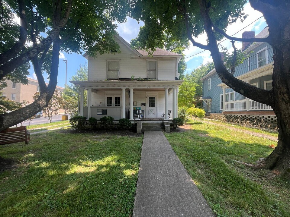 1236 Chestnut St in Bowling Green, KY - Building Photo
