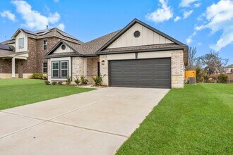 11820 Whirlaway Dr in Willis, TX - Building Photo - Building Photo