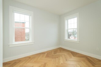 16 Forest St in Cambridge, MA - Building Photo - Building Photo