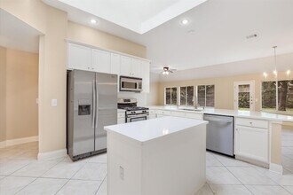7200 Quimper Ln in Austin, TX - Building Photo - Building Photo