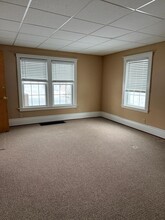 31 Paine St, Unit Lower left in East Aurora, NY - Foto de edificio - Building Photo