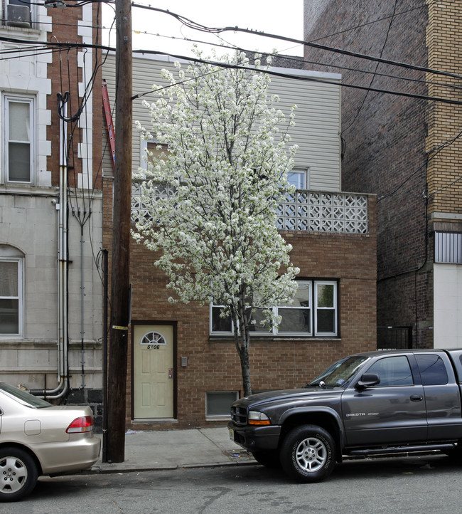 5106 Hudson Ave in West New York, NJ - Building Photo - Building Photo