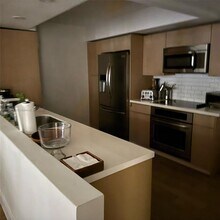 199 Ocean Lane Dr, Unit 106 in Key Biscayne, FL - Foto de edificio - Building Photo