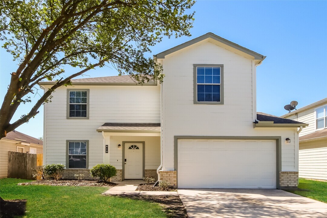 819 Grand Plains Dr in Houston, TX - Building Photo